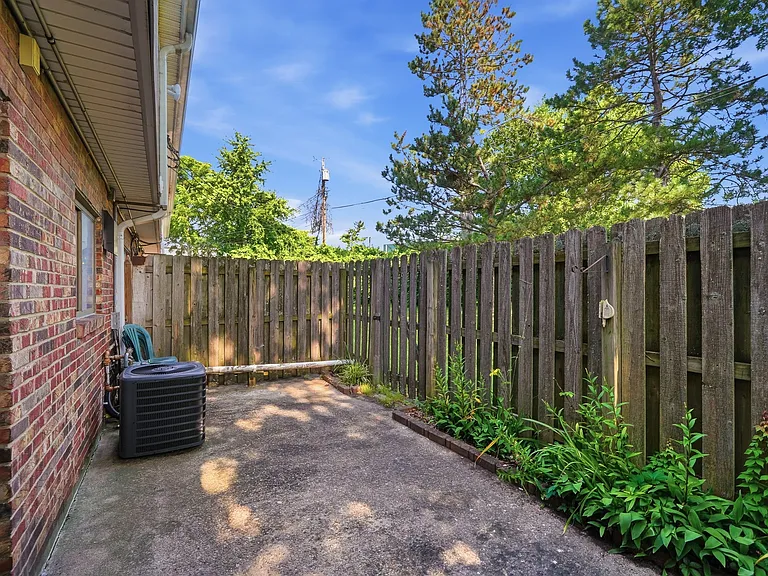 7752 Montgomery Rd #3 — Photo 35
