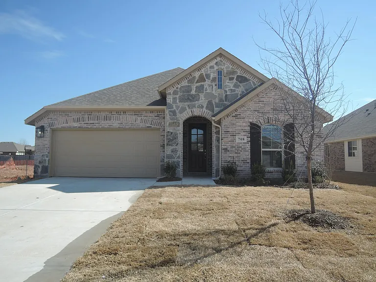 708 Newberry Ln — Photo 1