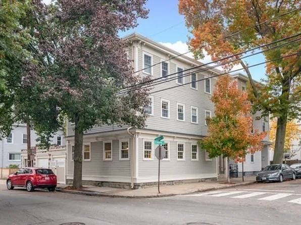 121 Sciarappa St #1, Cambridge, MA 02141