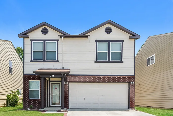 251 Bermuda Lakes Dr — Photo 1