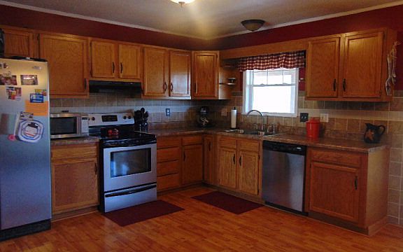 5th image of 31 Holley Dr