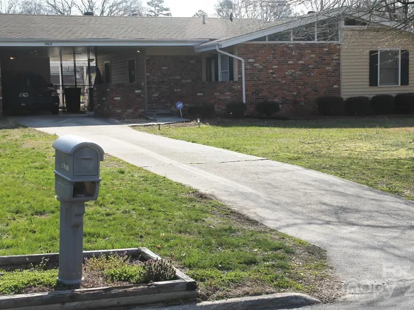 1908 Echo Ln, Gastonia, NC 28052