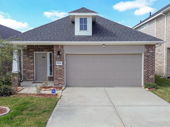 9254 Sea Garden St, Houston, TX 77034