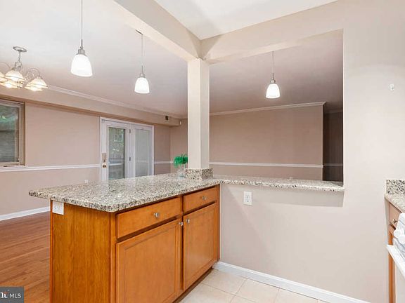 5th image of 205 Victor Pkwy #205C