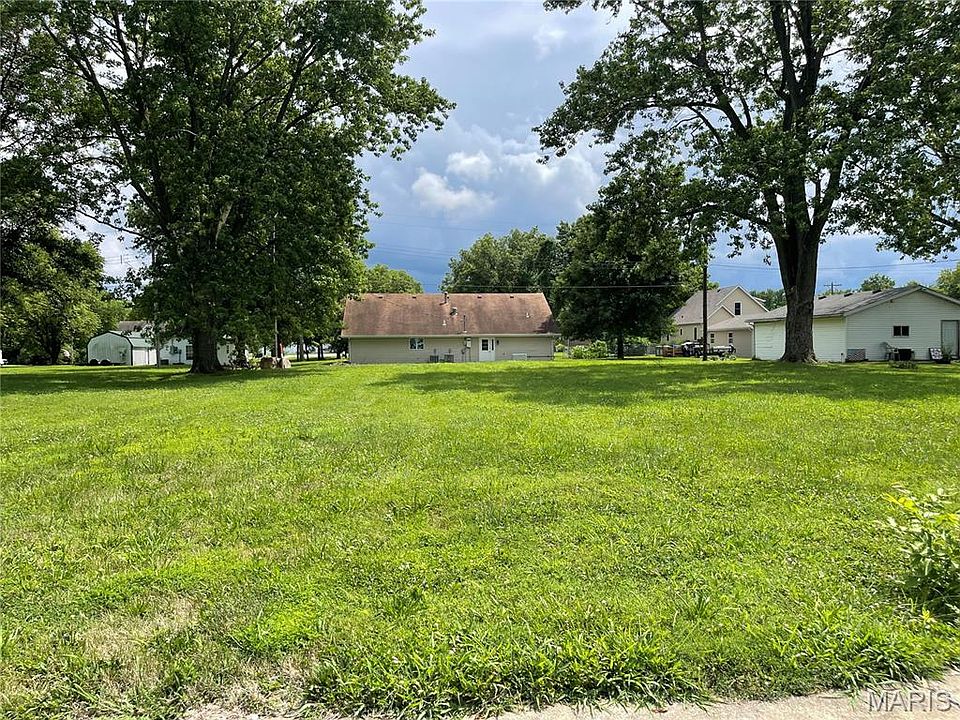 2nd image of 206 E Pocahontas Rd