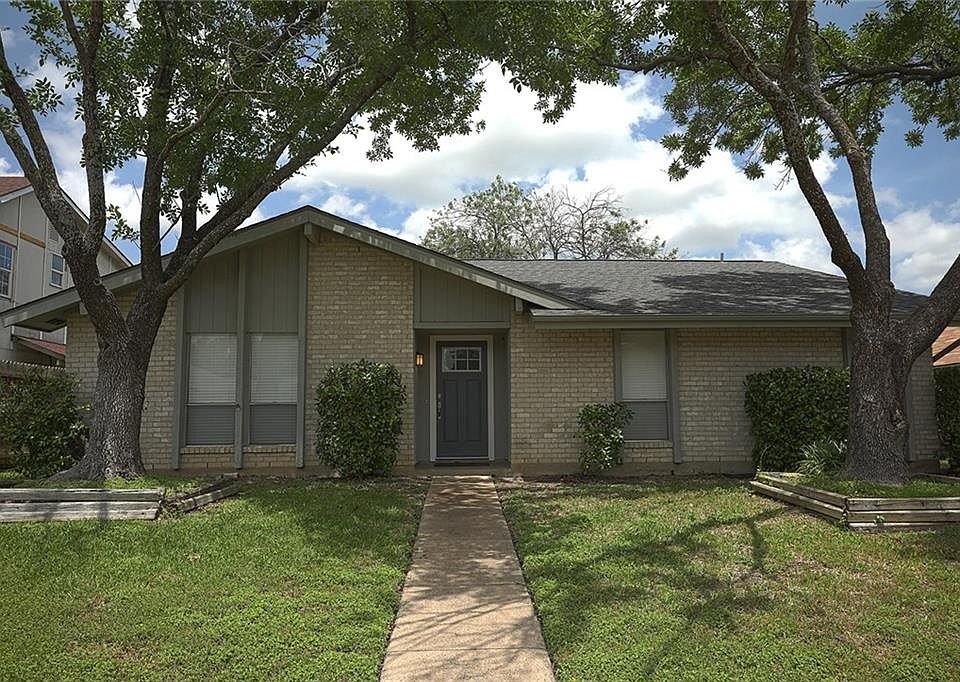 1st image of 3005 Longbow Dr