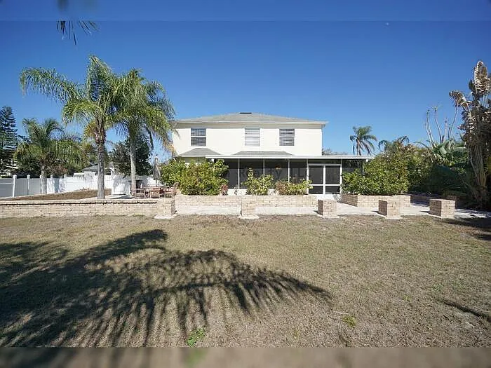 10905 Capstan Lake Dr — Photo 37