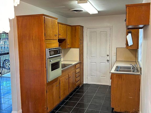 5th image of 2330 DOLPHIN Avenue