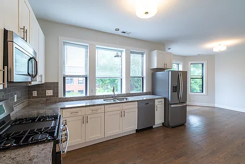 1353 W Bryn Mawr Ave #3E Photo 1