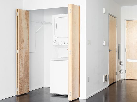 5th image of 2719 E Union St Unit 205