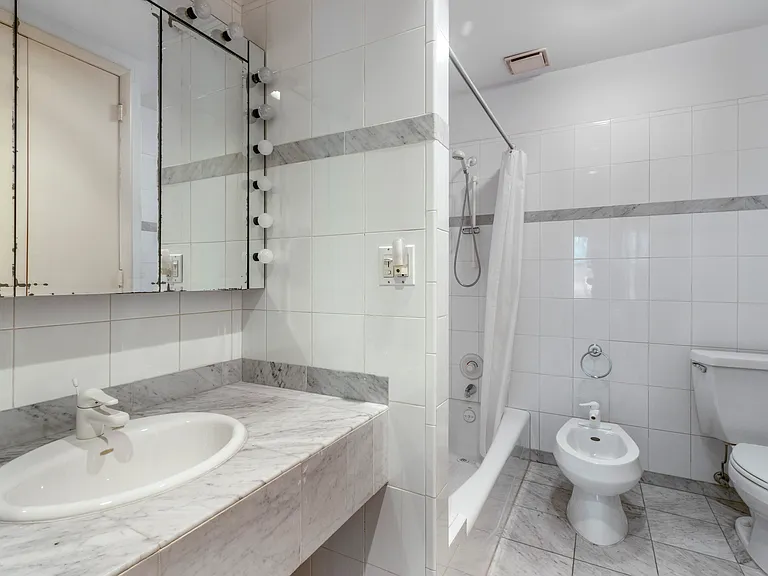 456 W 49th St #2 — Photo 7