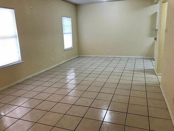 2nd image of 7603 Windsor Oaks