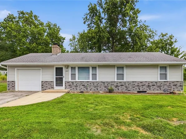 6807 N Brookside Rd, Pleasant Valley, MO 64068