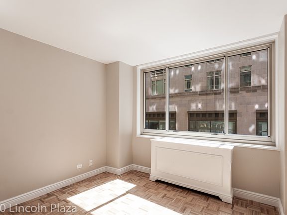 3rd image of 30 W 63rd St APT 3F