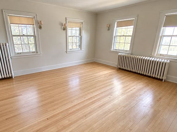 2nd image of 1 N Hawthorne Rd #1