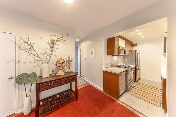 Sold by Corcoran | media 19