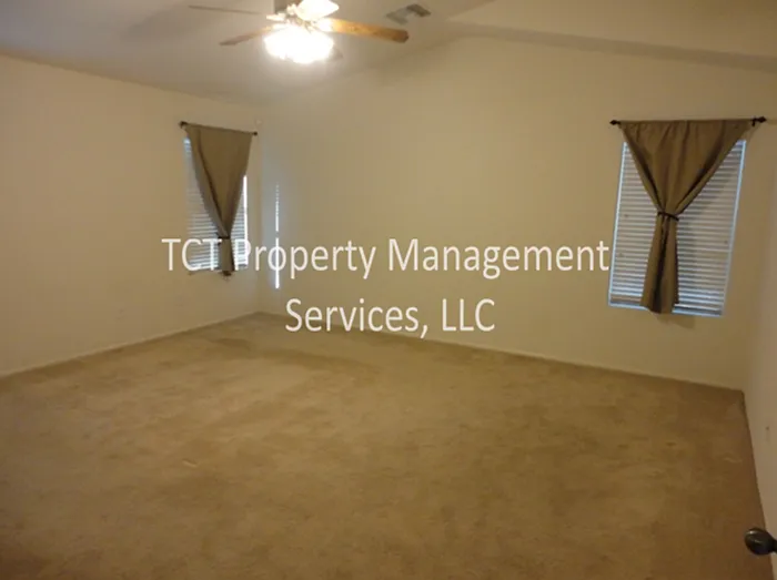 17544 W Voltaire St — Photo 8