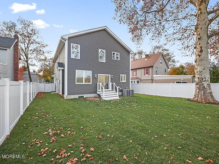 211 Rockwell Ave — Photo 28