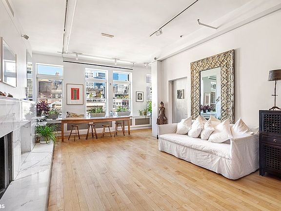 3rd image of 20 E 17th St Fl 7