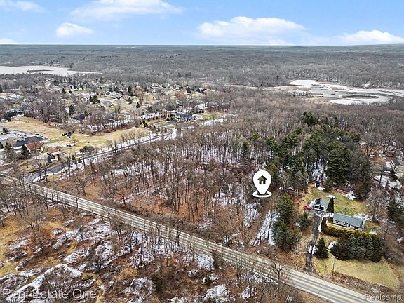 2nd image of 3277 S Milford Rd