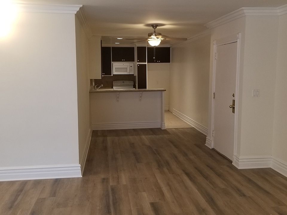 1st image of 827 2nd St APT 108
