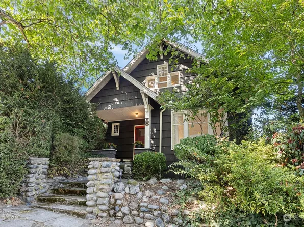 720 N 61st Street, Seattle, WA 98103