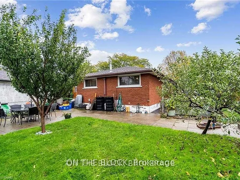151 Nugent Dr #UPPER — Photo 16