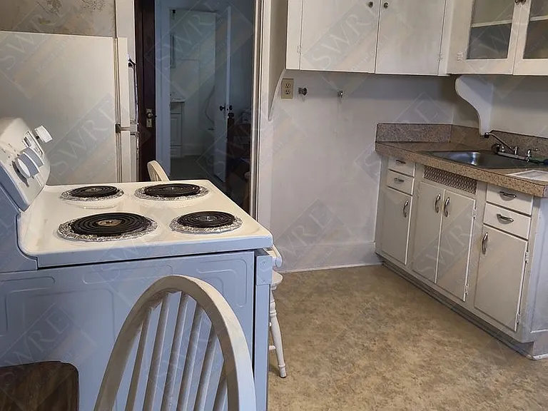 915 Lee St #1/2 — Photo 5