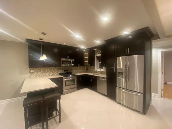 (undisclosed Address), Ridgewood, NY 11385