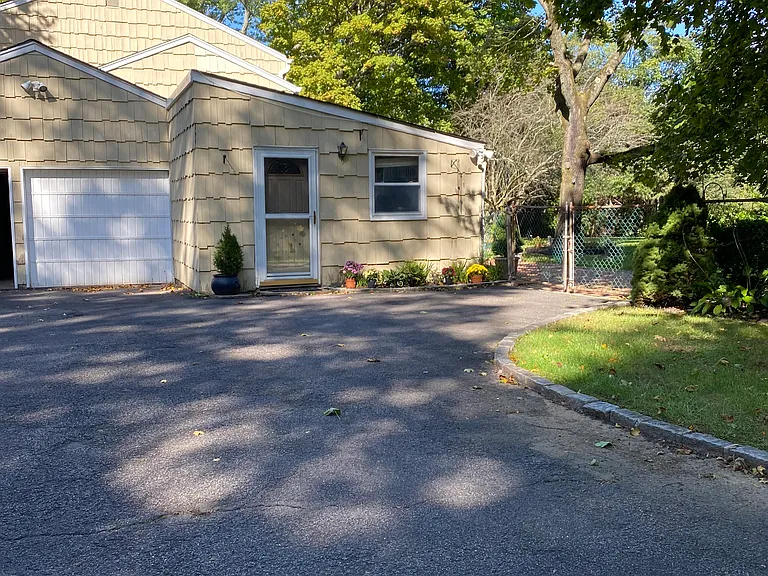 Deforest Rd N — Photo 2
