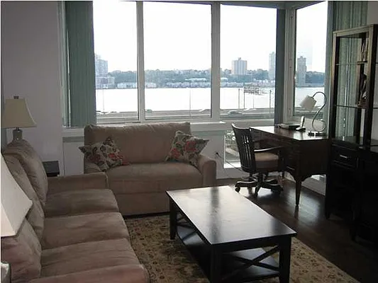 Sold by Evans Real Estate | media 2