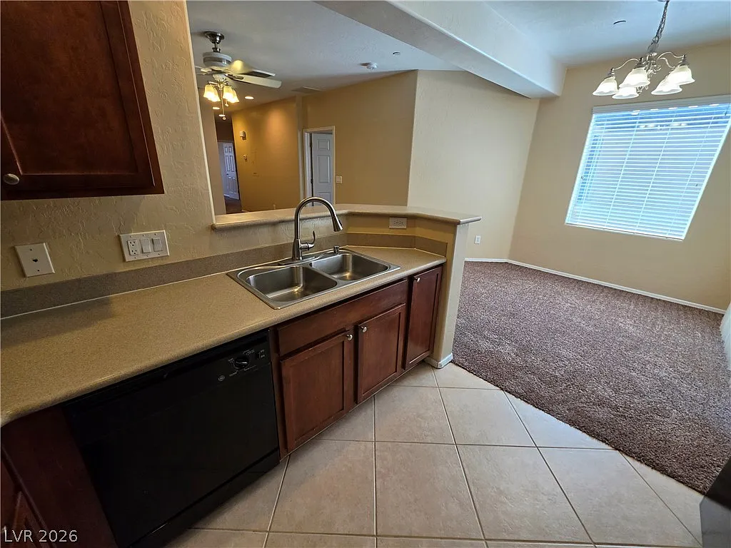 3 bed, 2.0 bath, 1255 sqft, $1,695 — Photo 4