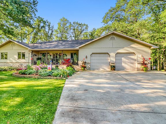 2nd image of 37895 SW Height Of Land Dr