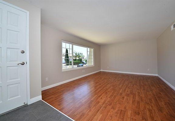 2nd image of 944 Hawaii Ave