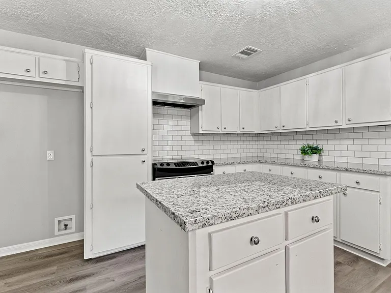601 Dogwood Trl — Photo 14