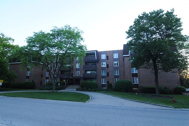 1st image of 120 S Spruce Ave APT 204