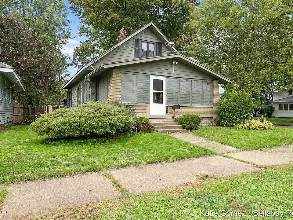 1st image of 2147 Oakwood Ave NE