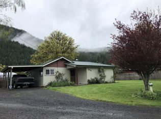 236 Long Prairie Ln, Scottsburg, OR 97473