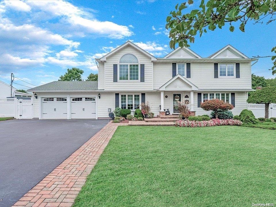 1st image of 27 Robinson Drive