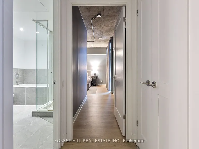 95 Bathurst St #522 — Photo 4