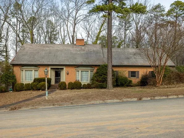 2100 Rivoli St, South Boston, VA 24592