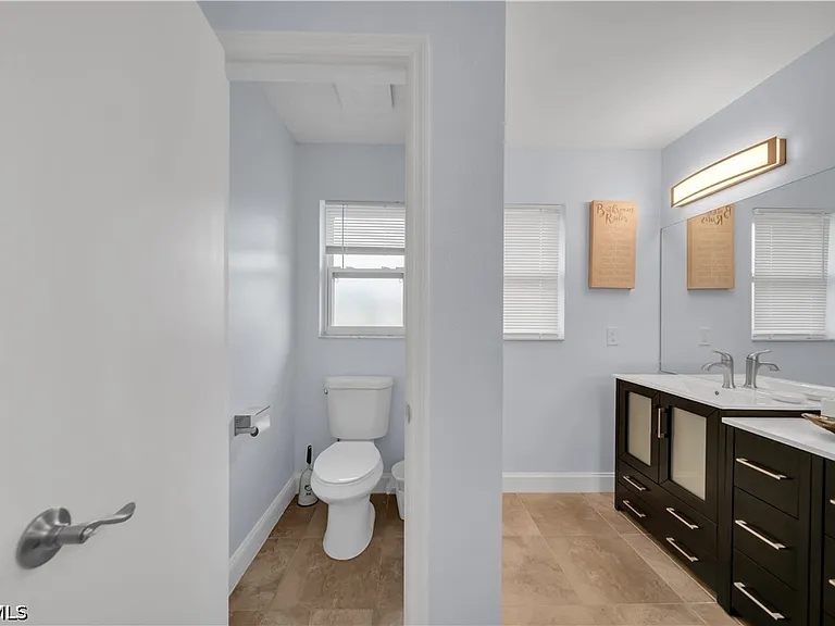 299 Rotonda Cir — Photo 15