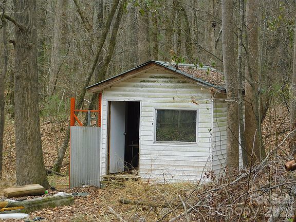 5th image of 2354 Mount Gallant Rd