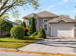 726 Sandison St, Windsor, ON N9E4T2