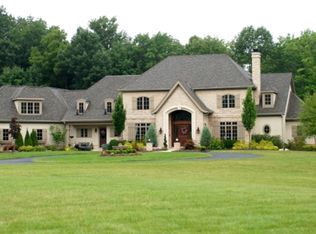 1989 Carriage Rd, Powell, OH 43065