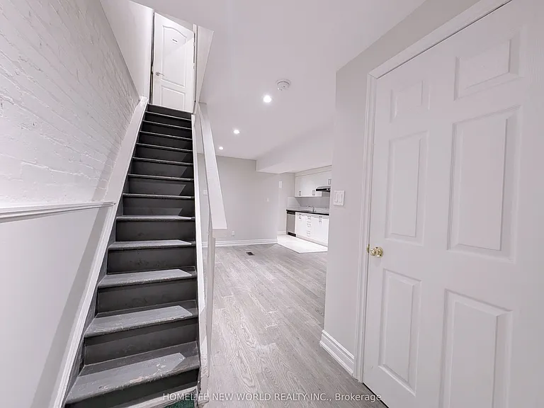 10 Dixon Ave #LOWER — Photo 7