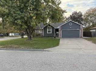 2001 N Rutgers St, Wichita, KS 67212