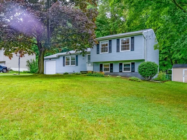 8146 Dexter Pkwy, Baldwinsville, NY 13027