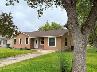 501 Perez St, Uvalde, TX 78801