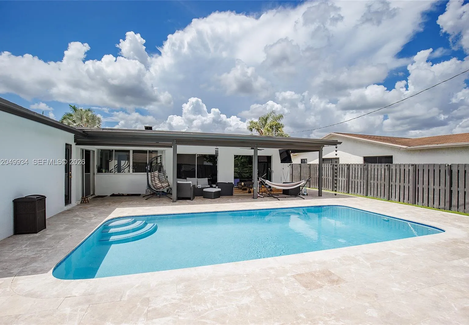 4 bed, 1831 sqft, $4,950 — Photo 1